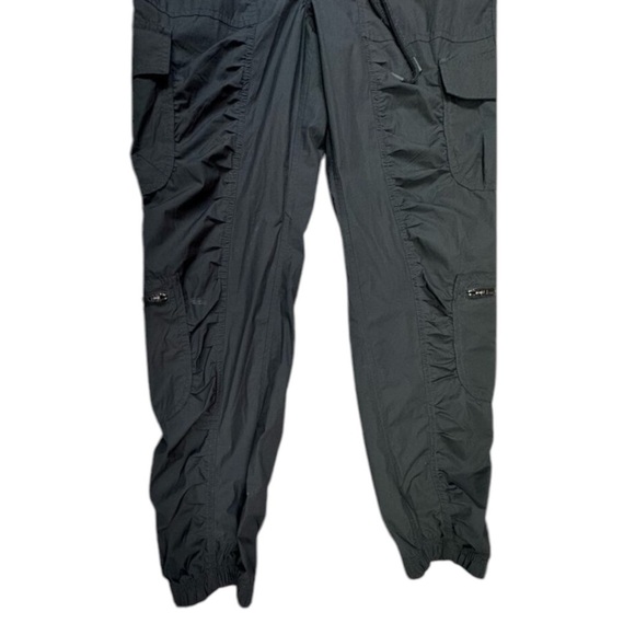 ATHLETA Canopy Parachute Lightweight Cargo Romper in Black Size 4 — So Comfy!!! - Picture 8 of 11